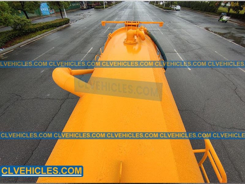 vacuum tanker truck