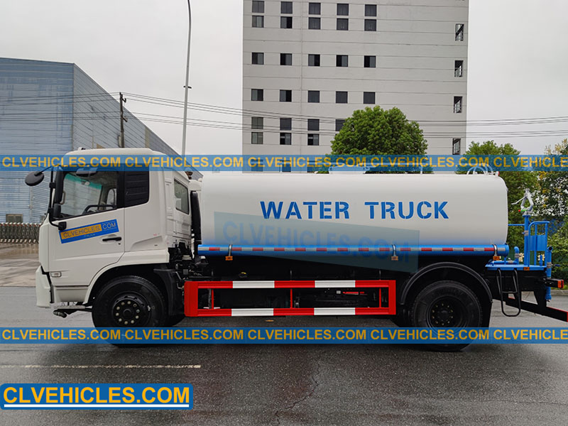 RHD Water Sprinkler Truck 