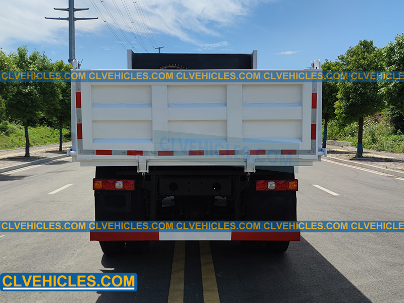 SHACMAN L3000 tipper truck