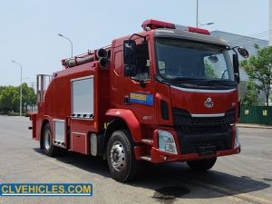 Camión de bomberos con plataforma aérea