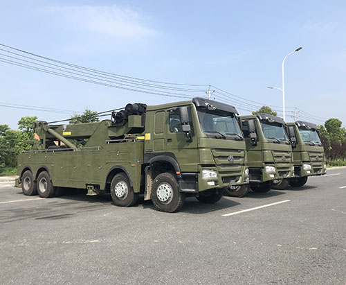 Tres unidades de camiones de auxilio giratorios HOWO se envían a Nigeria