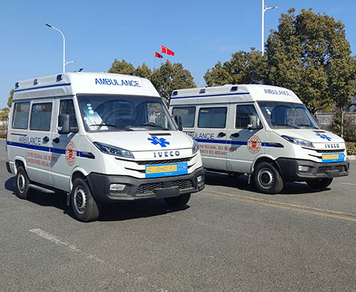 Dos unidades de ambulancias IVECO DAILY se envían a Costa de Marfil