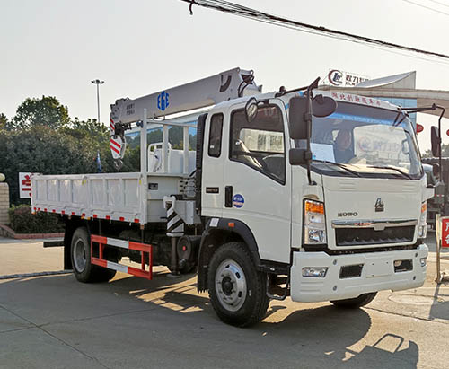 Una unidad de grúa montada en camión se envía a Djibouti