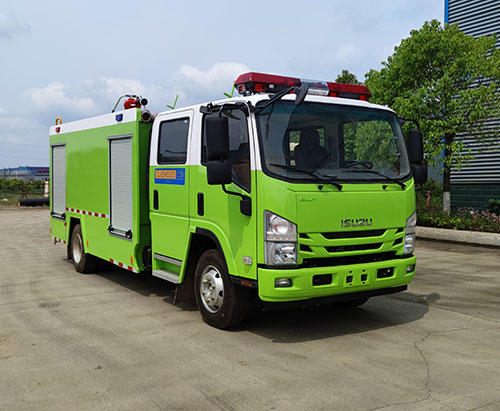 Un camión de bomberos ISUZU ELF 5000L se envía a Perú.