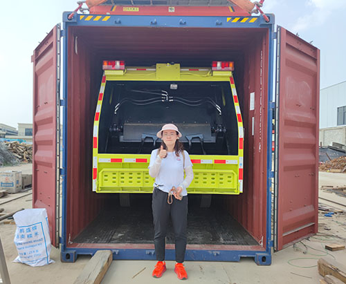 Envío de una unidad de camión compactador de basura HOWO 12CBM a Granada