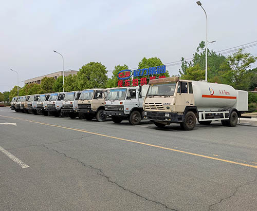 10 unidades de camión cisterna de llenado de GLP de 12CBM se envían a Nigeria