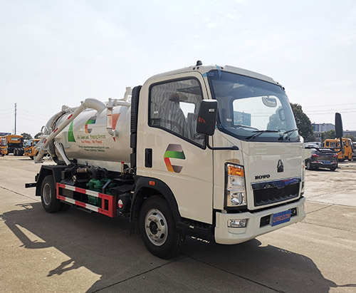 Una unidad de camión de vacío HOWO RHD 5000L se envía a Seychelles