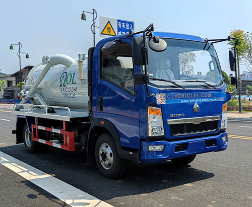 Una unidad de camión de succión de aguas residuales HOWO de 5CBM se envía a la isla de Bonaire