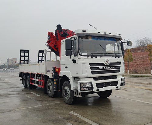 Una unidad de camión con grúa se envía a Uganda
        