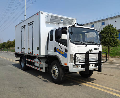 One Unit of FAW 5m Live Fish Transport Truck Ship to Mali