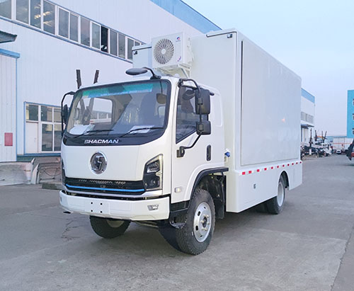 Se envían dos unidades de camiones móviles con pantalla LED a Uganda
    