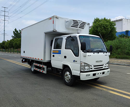 Una unidad de camión refrigerado ISUZU Crew Cab de 3 toneladas, envío a Ruanda